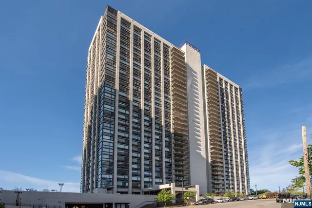 $740,000 | 200 Old Palisade Road, Unit 12H, Fort Lee, NJ 07024