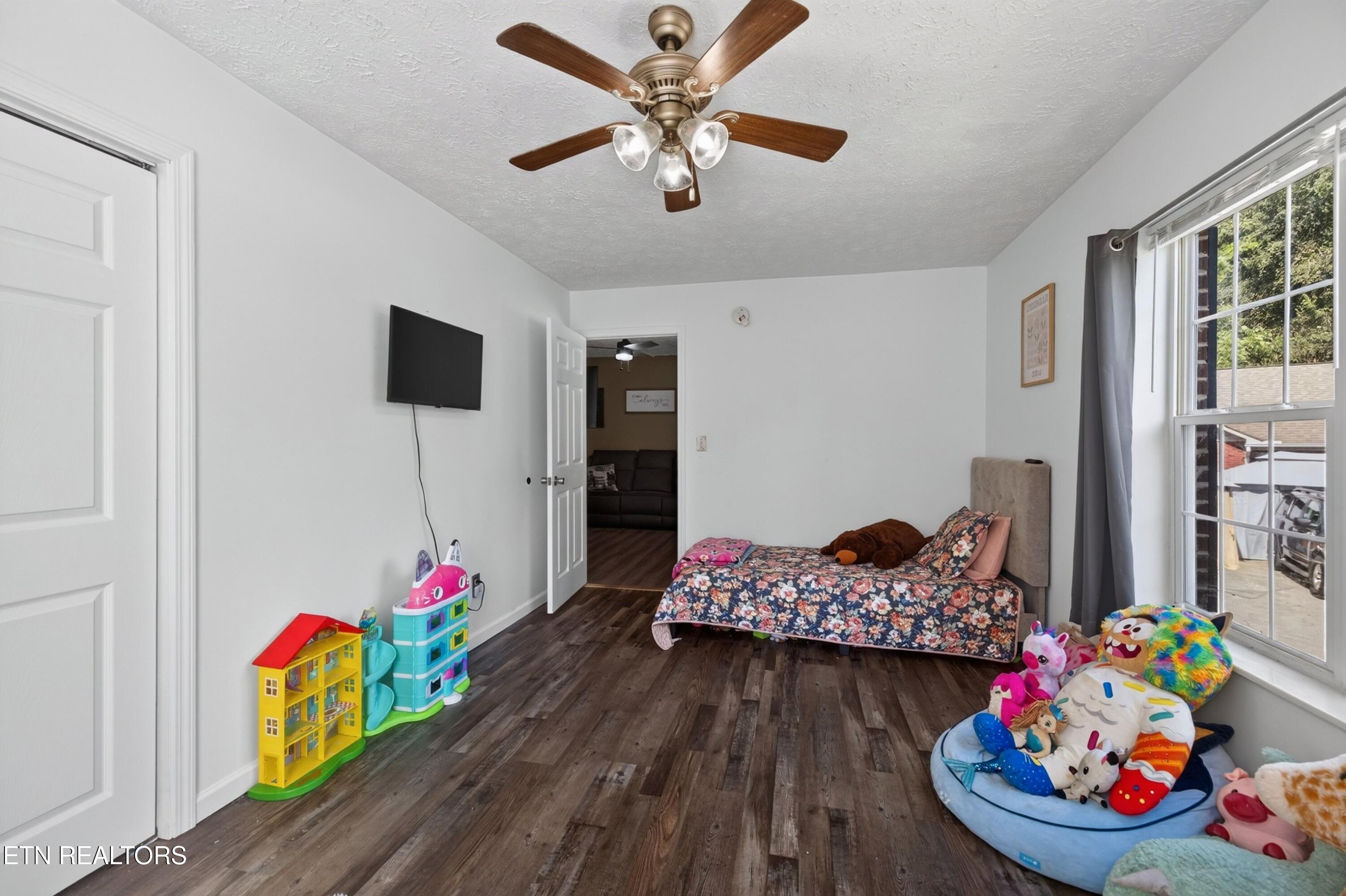 1207 Pool Street Sevierville, TN 37862 - Photo 8 of 24 012-1207PoolStreet-Sevierville-TN-37862-
