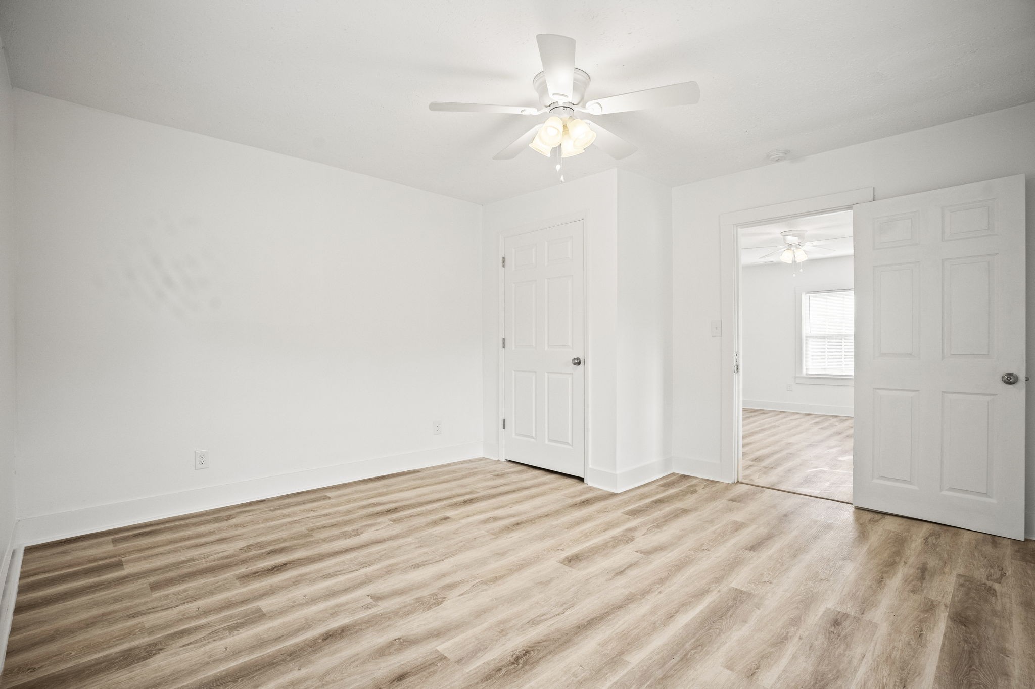 7230 Highway 49 E Springfield Tn 37172 East Springfield, TN 37172 - Photo 13 of 33 a view of a room with wooden floor