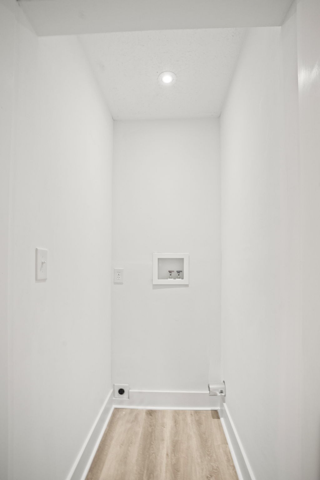 7230 Highway 49 E Springfield Tn 37172 East Springfield, TN 37172 - Photo 17 of 33 a view of a small space