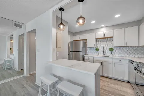 $385,000 | 400 64th Avenue, Unit 907 St, Pete Beach, FL 33706
