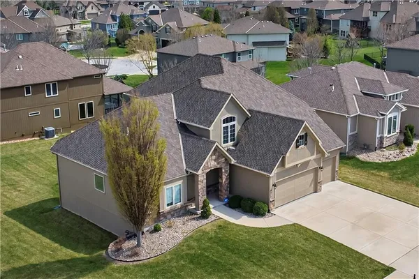 $700,000 | 4517 Sienna Ridge, Riverside, MO 64150