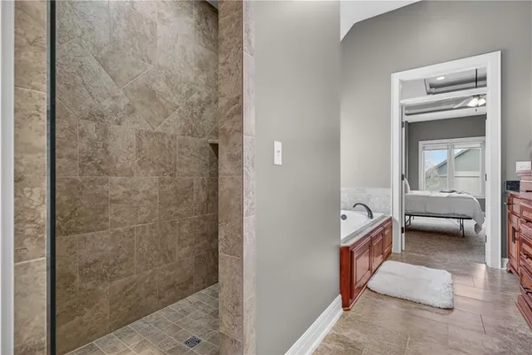 $700,000 | 4517 Sienna Ridge, Riverside, MO 64150
