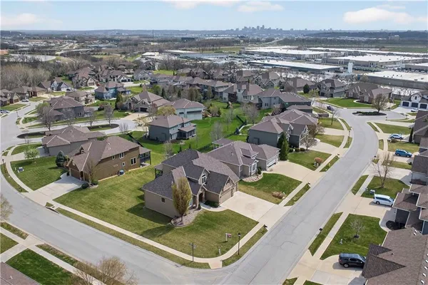 $700,000 | 4517 Sienna Ridge, Riverside, MO 64150