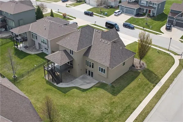 $700,000 | 4517 Sienna Ridge, Riverside, MO 64150