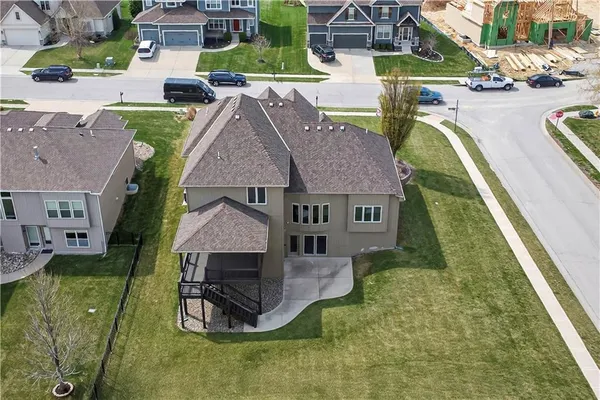 $700,000 | 4517 Sienna Ridge, Riverside, MO 64150