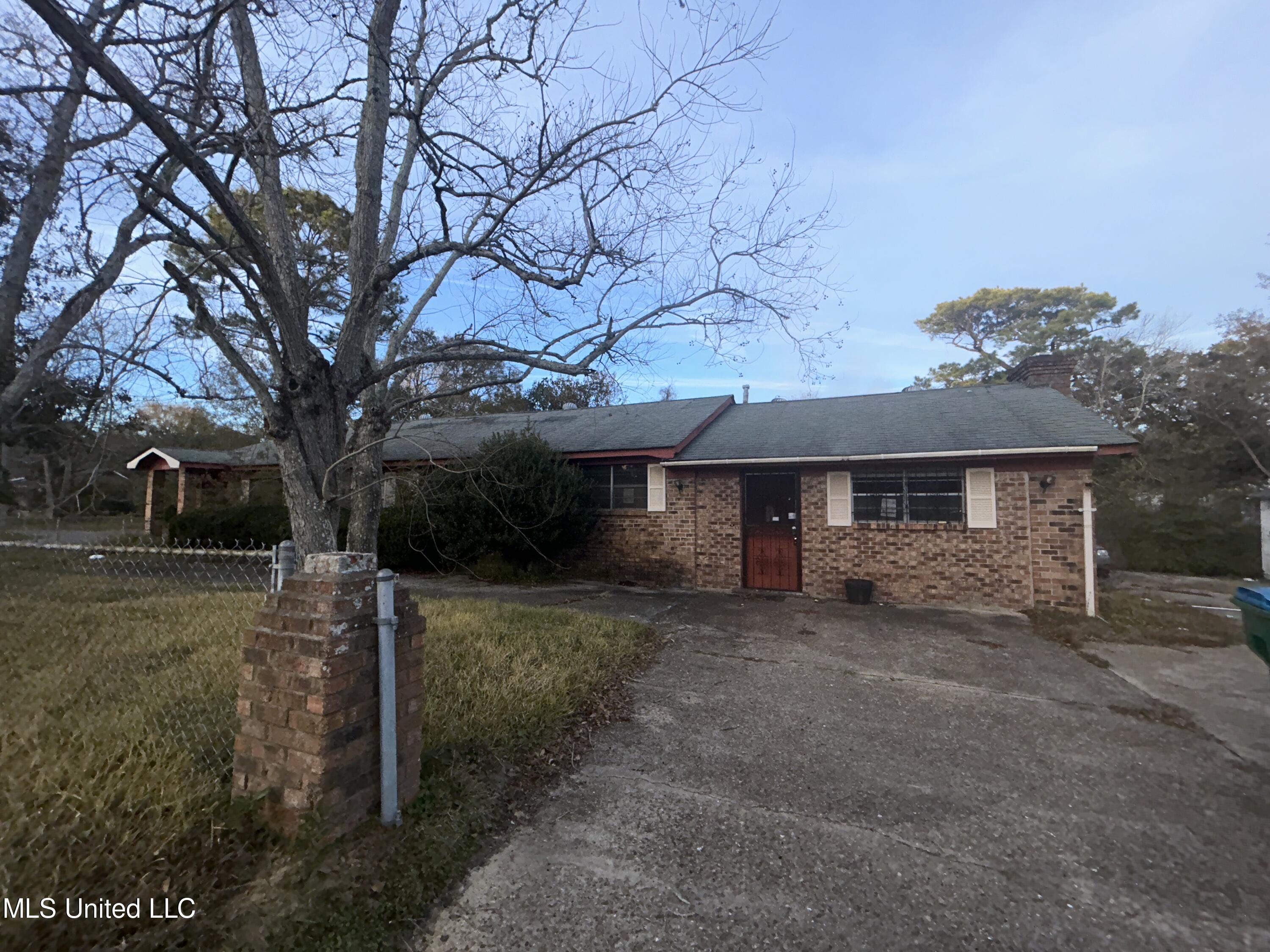 3936 Magnolia Street Moss Point, MS 39563 - Photo 3 of 13 IMG_0131