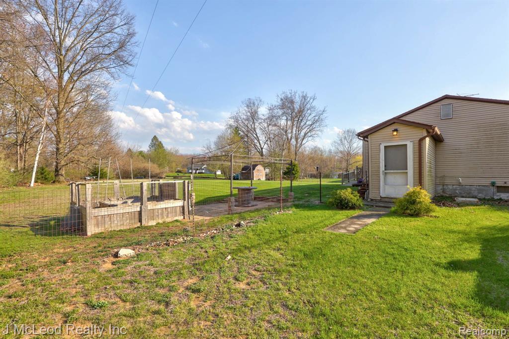 9975 Tuscola Road Clio, MI 48420 - Photo 48 of 58