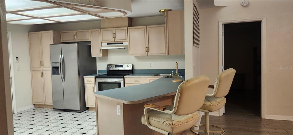 8404 Barrett Place Tampa, FL 33617 - Photo 18 of 28