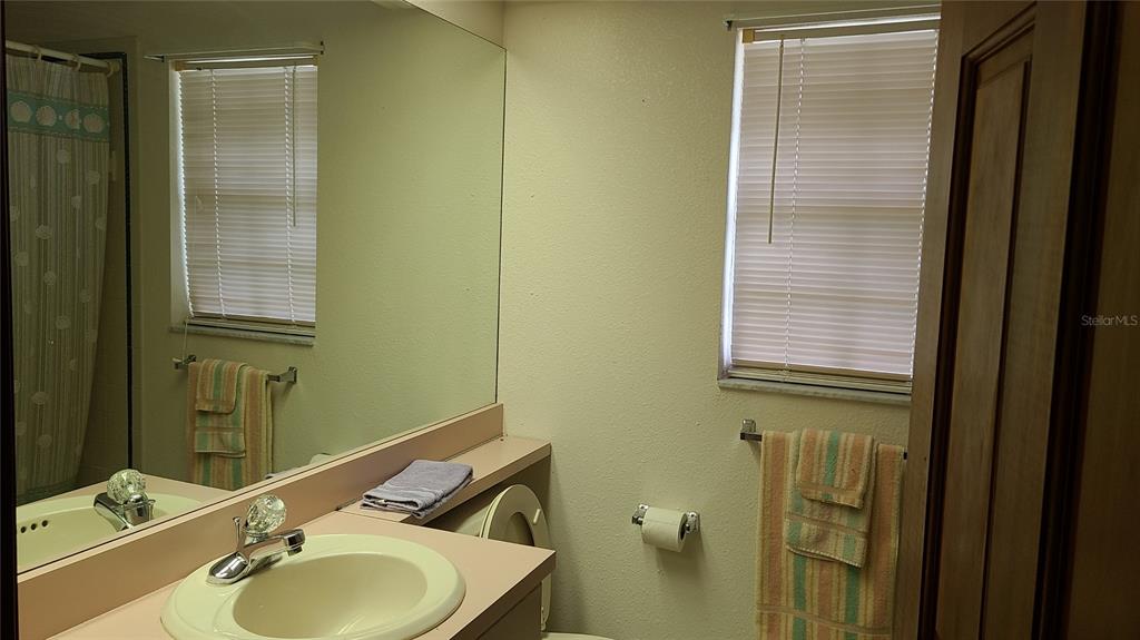 8404 Barrett Place Tampa, FL 33617 - Photo 5 of 28