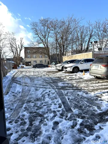 $1,350 | 1333 East Main Street, Unit 7, Bridgeport, CT 06608