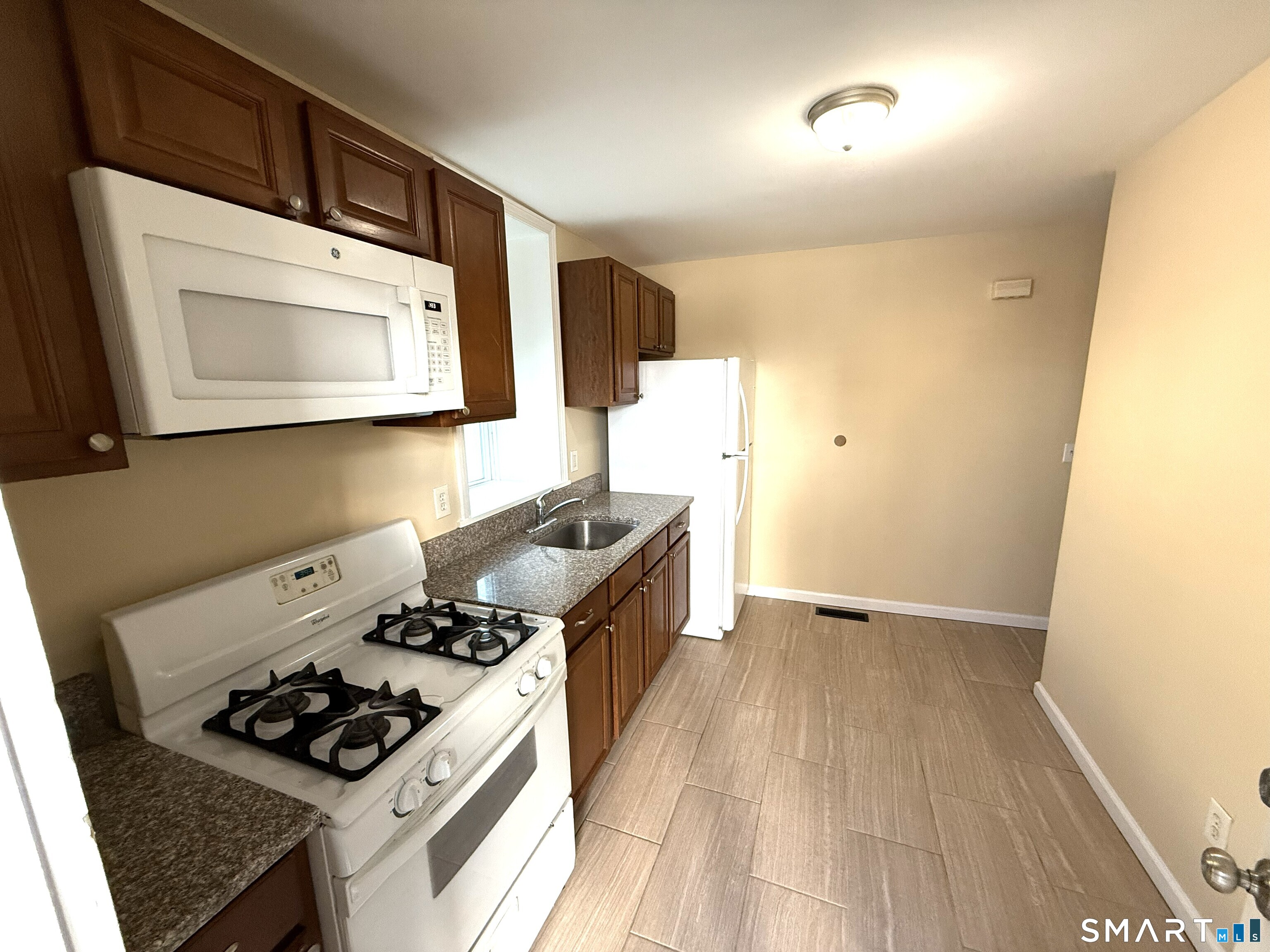 1333 East Main Street, Unit 7 Bridgeport, CT 06608 - Photo 5 of 10