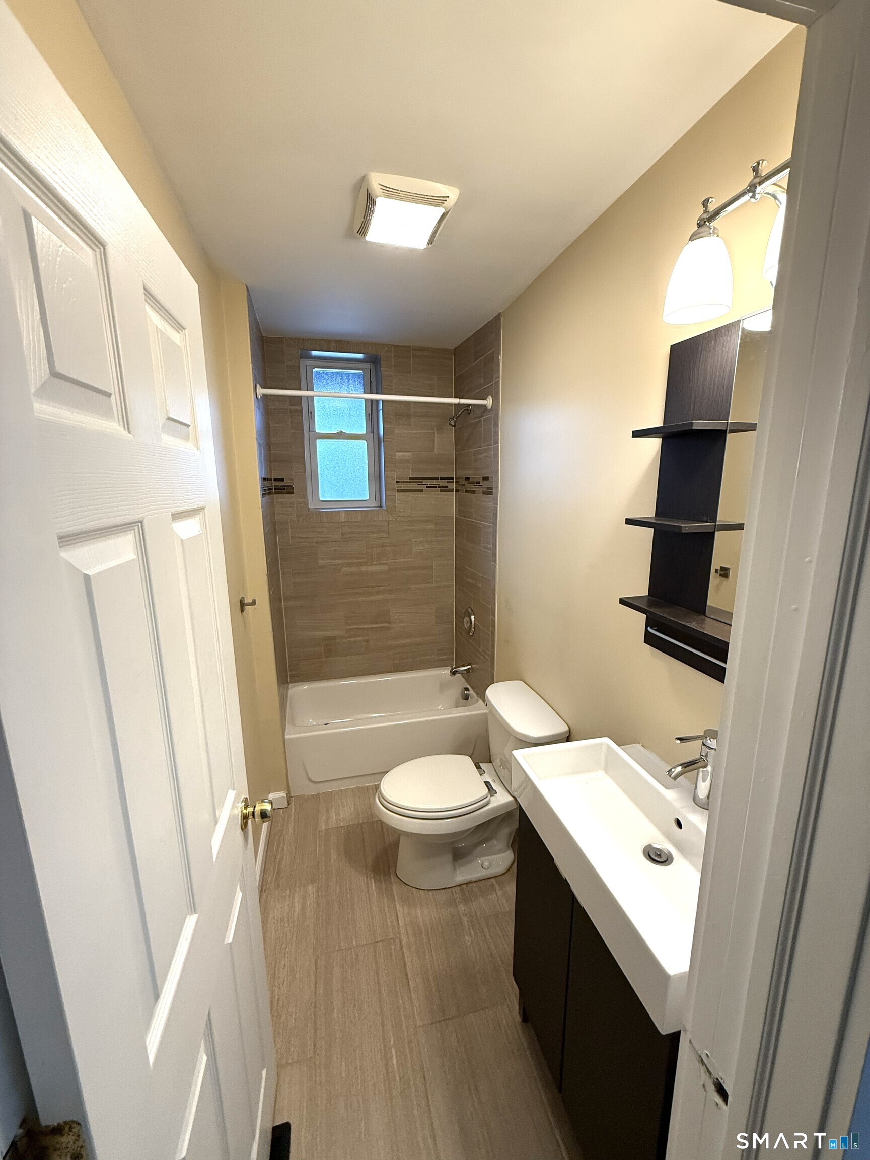 1333 East Main Street, Unit 7 Bridgeport, CT 06608 - Photo 7 of 10