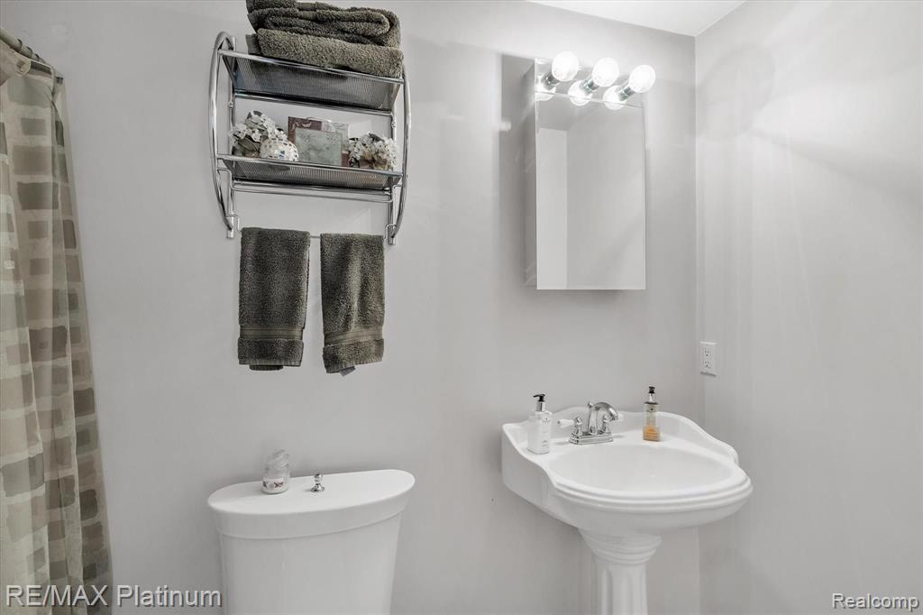 8159 Chambers Road Pinckney, MI 48169 - Photo 25 of 44 Gallery Image 25