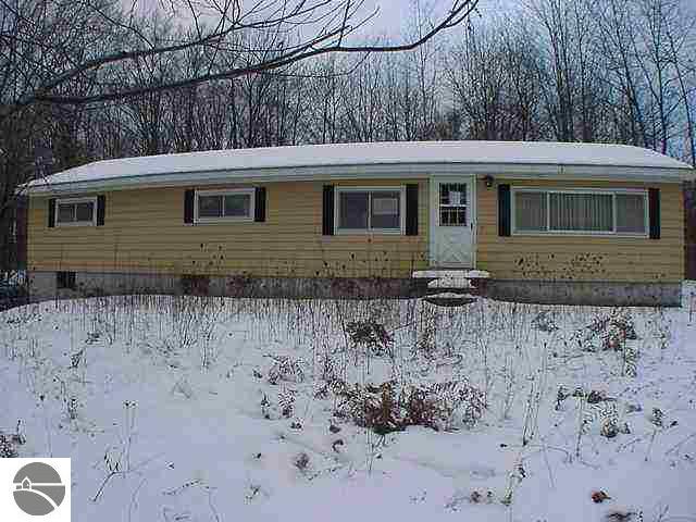 4615 Schoedel Road Manistee, MI 49660 - Photo 2 of 11 1699274-1.JPG