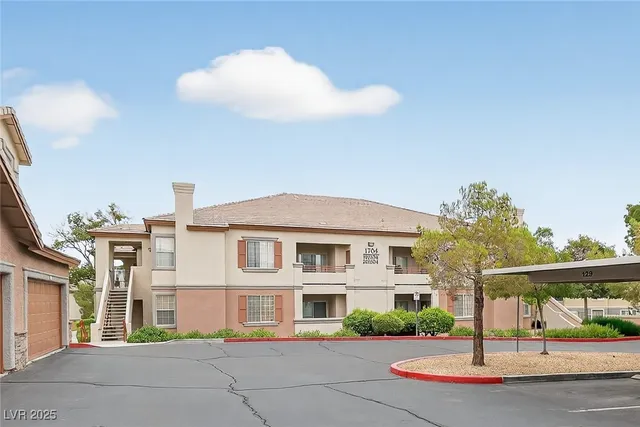 $2,900 | 1704 Queen Victoria Street, Unit 203, Las Vegas, NV 89144