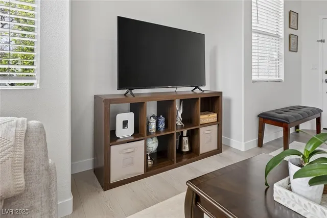 $2,900 | 1704 Queen Victoria Street, Unit 203, Las Vegas, NV 89144