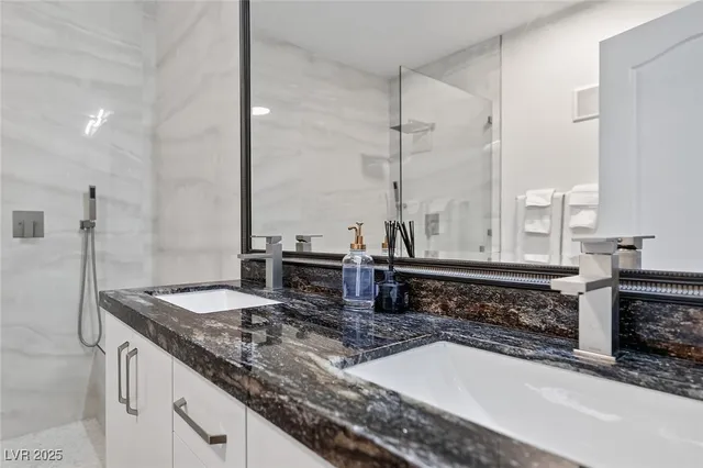 $2,900 | 1704 Queen Victoria Street, Unit 203, Las Vegas, NV 89144