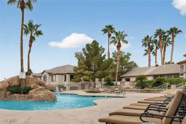 $2,900 | 1704 Queen Victoria Street, Unit 203, Las Vegas, NV 89144