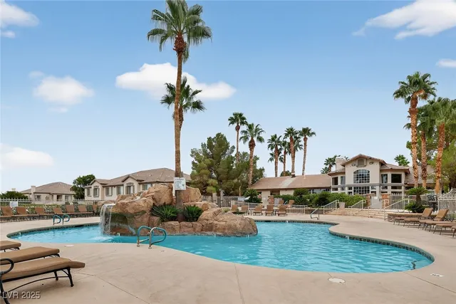 $2,900 | 1704 Queen Victoria Street, Unit 203, Las Vegas, NV 89144