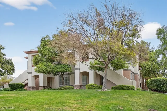 $2,900 | 1704 Queen Victoria Street, Unit 203, Las Vegas, NV 89144