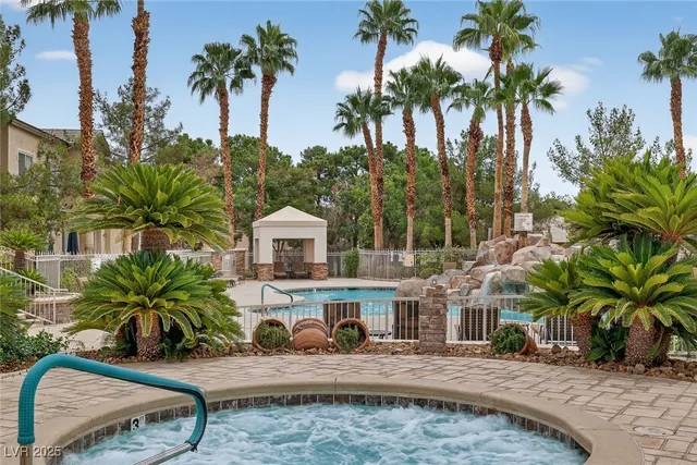 $2,900 | 1704 Queen Victoria Street, Unit 203, Las Vegas, NV 89144