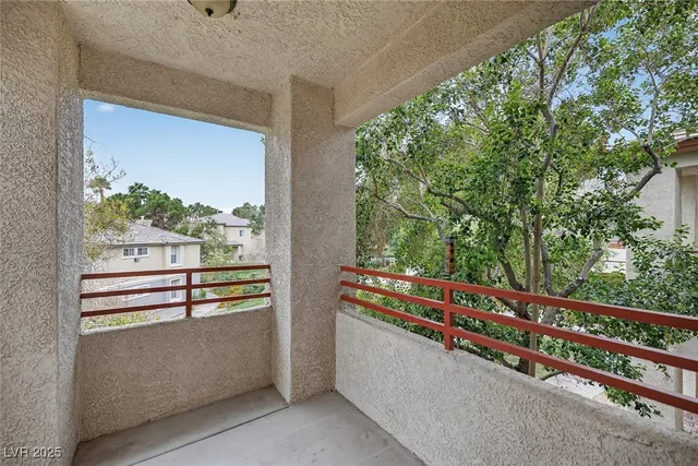 $2,900 | 1704 Queen Victoria Street, Unit 203, Las Vegas, NV 89144