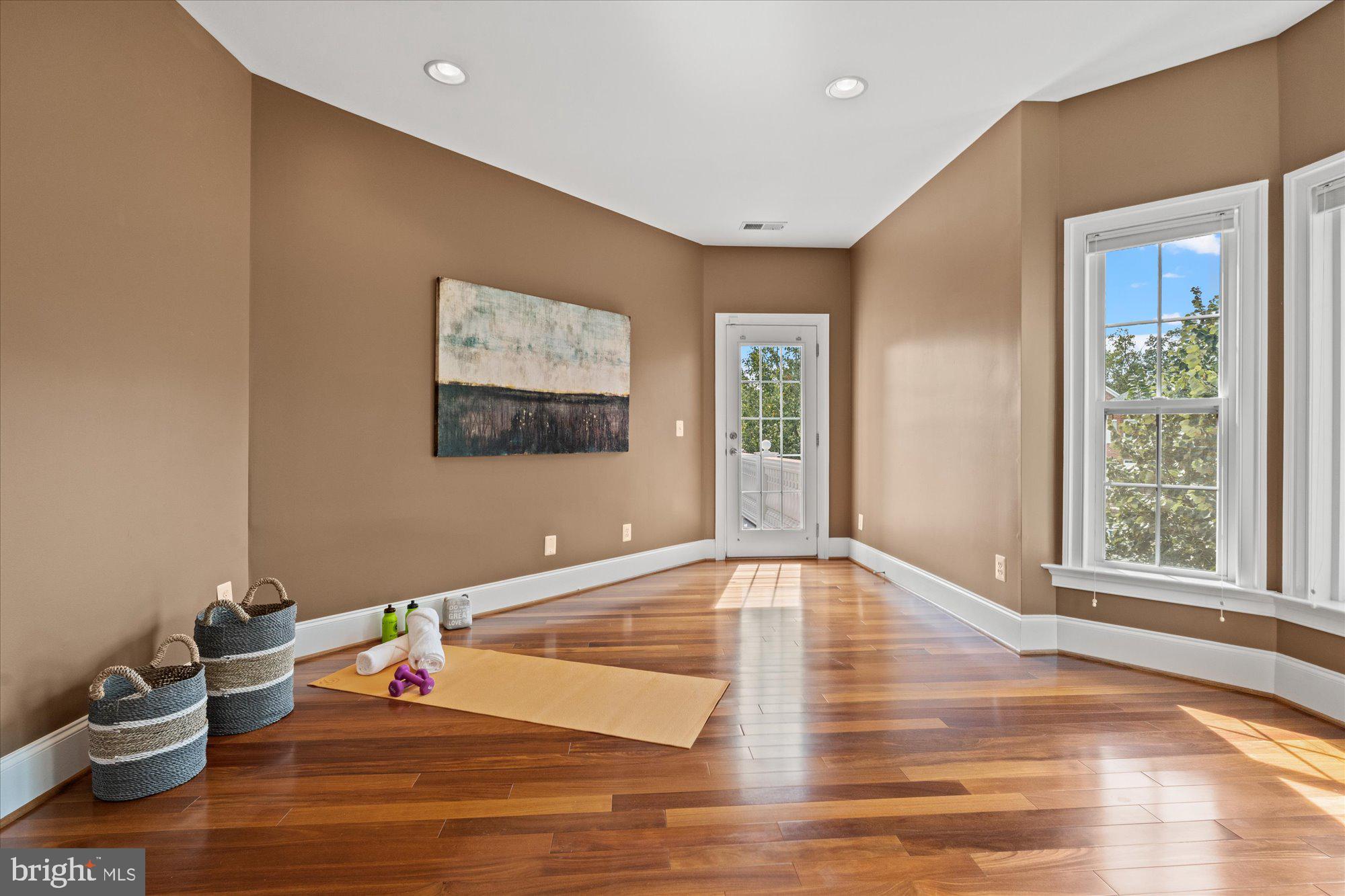 9300 Castle Hill Road Springfield, VA 22153 - Photo 32 of 60 Yoga room/Office in Primary Bedroom