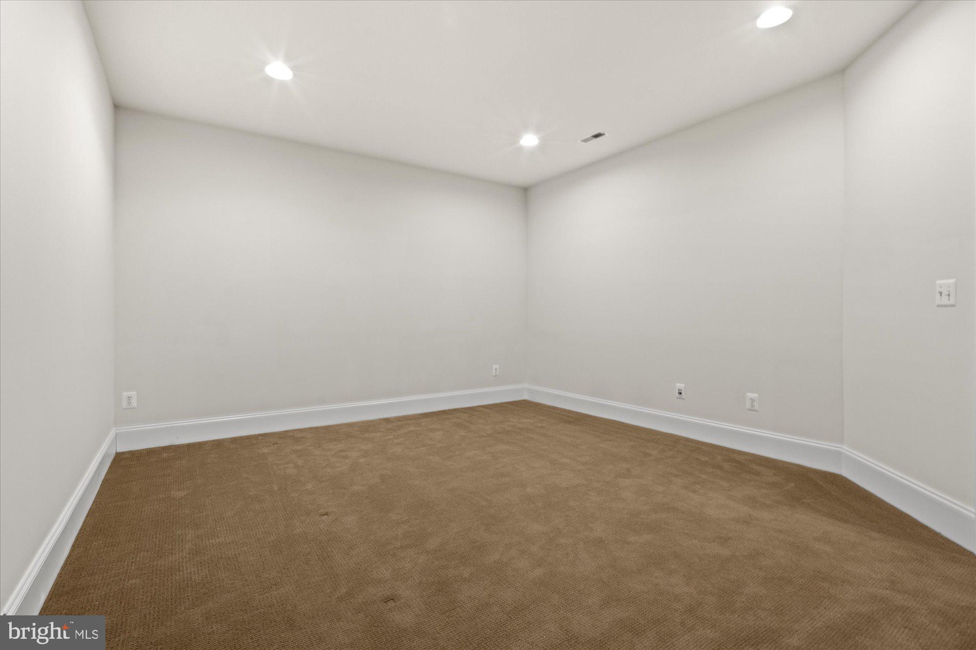 9300 Castle Hill Road Springfield, VA 22153 - Photo 55 of 60 Room 3