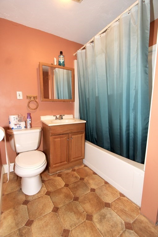 29-31 Rockrimmon Road Worcester, MA 01602 - Photo 17 of 18 Gallery Image 17