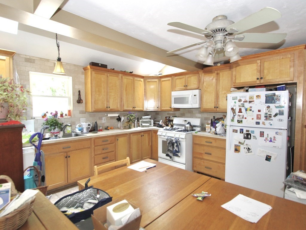 29-31 Rockrimmon Road Worcester, MA 01602 - Photo 3 of 18 Gallery Image 3