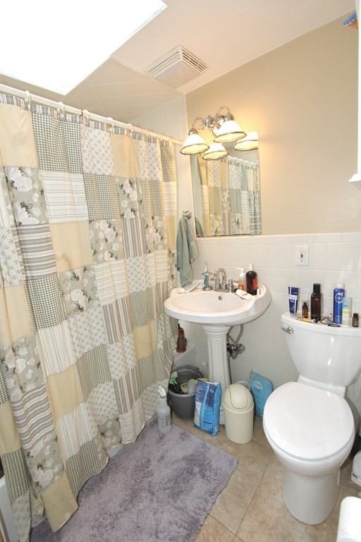 29-31 Rockrimmon Road Worcester, MA 01602 - Photo 8 of 18 Gallery Image 8