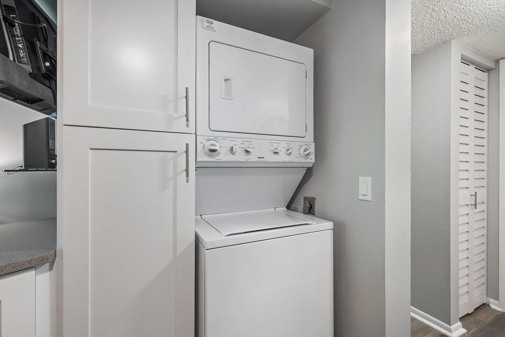 1605 Highway 1, Unit E403 Jupiter, FL 33477 - Photo 6 of 34 026-1605SouthUSHighwayOneE403-Jupiter-FL