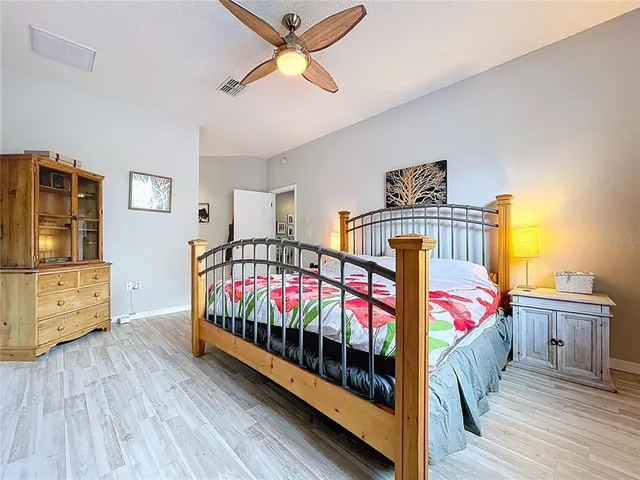 $630,000 | 5123 Shorewood Drive, Dade City, FL 33523