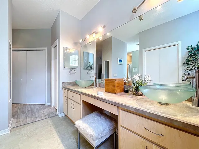 $630,000 | 5123 Shorewood Drive, Dade City, FL 33523