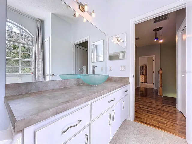 $630,000 | 5123 Shorewood Drive, Dade City, FL 33523