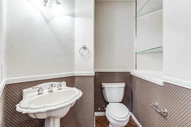 $3,995 | 6901 Bright Star Lane, Austin, TX 78736