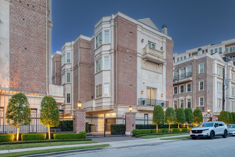 1913 Revere Street Houston, TX 77019 - Photo 33 of 40