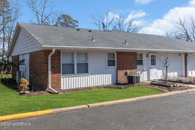 $210,000 | 493A Portsmouth Drive, Unit D, Lakewood, NJ 08701