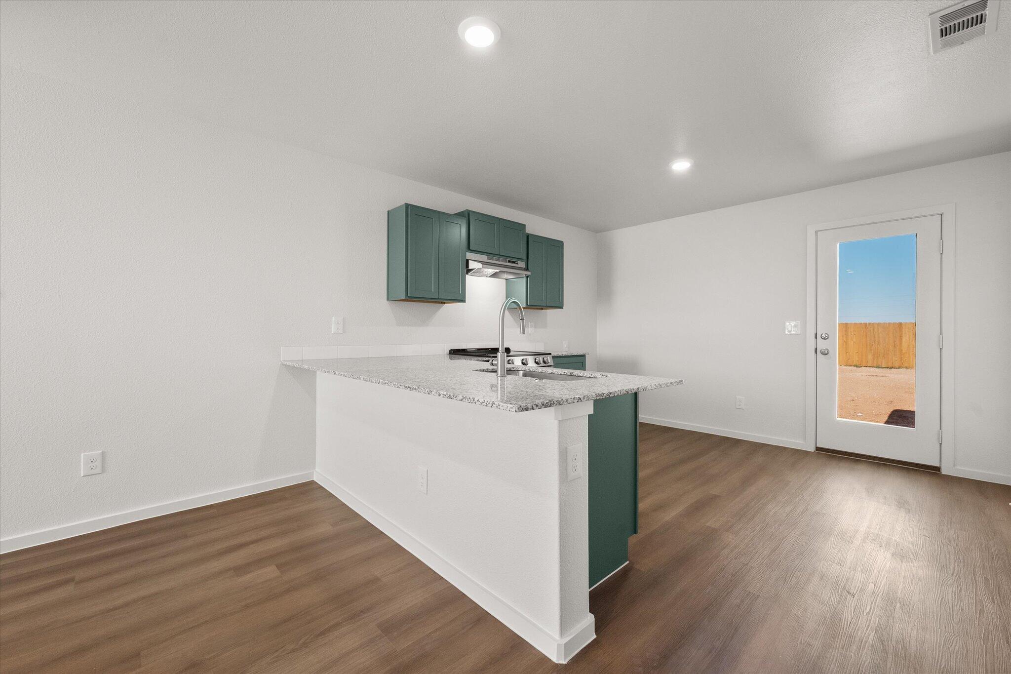 5518 Smith Street Lubbock, TX 79416 - Photo 11 of 22 09-5518 Smith4029