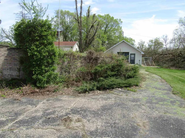 $596,000 | 8545 West Cleophas Road, Beloit, WI 53511