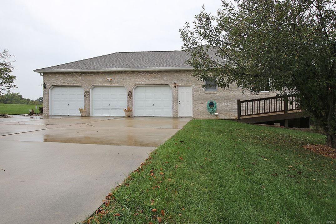 6536 Timber Ridge Godfrey, IL 62035 - Photo 14 of 33 Gallery Image 14