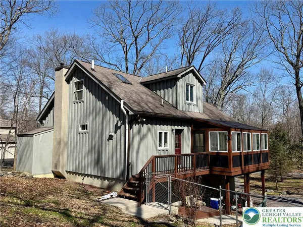 $329,000 | 1216 Dogwood Lane, Bushkill, PA 18324