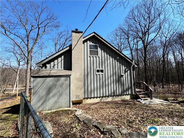 $329,000 | 1216 Dogwood Lane, Bushkill, PA 18324