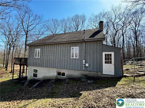 $329,000 | 1216 Dogwood Lane, Bushkill, PA 18324