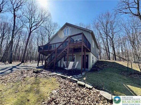 $329,000 | 1216 Dogwood Lane, Bushkill, PA 18324