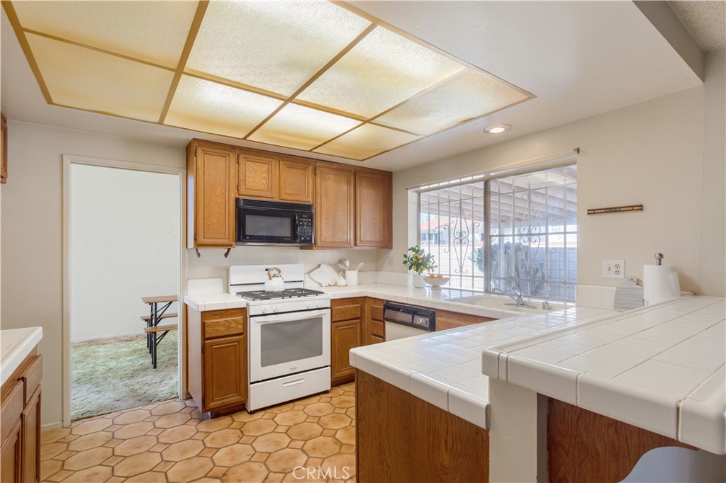 10333 Comanche Avenue Riverside, CA 92503 - Photo 11 of 42