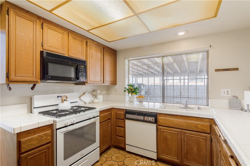 10333 Comanche Avenue Riverside, CA 92503 - Photo 12 of 42