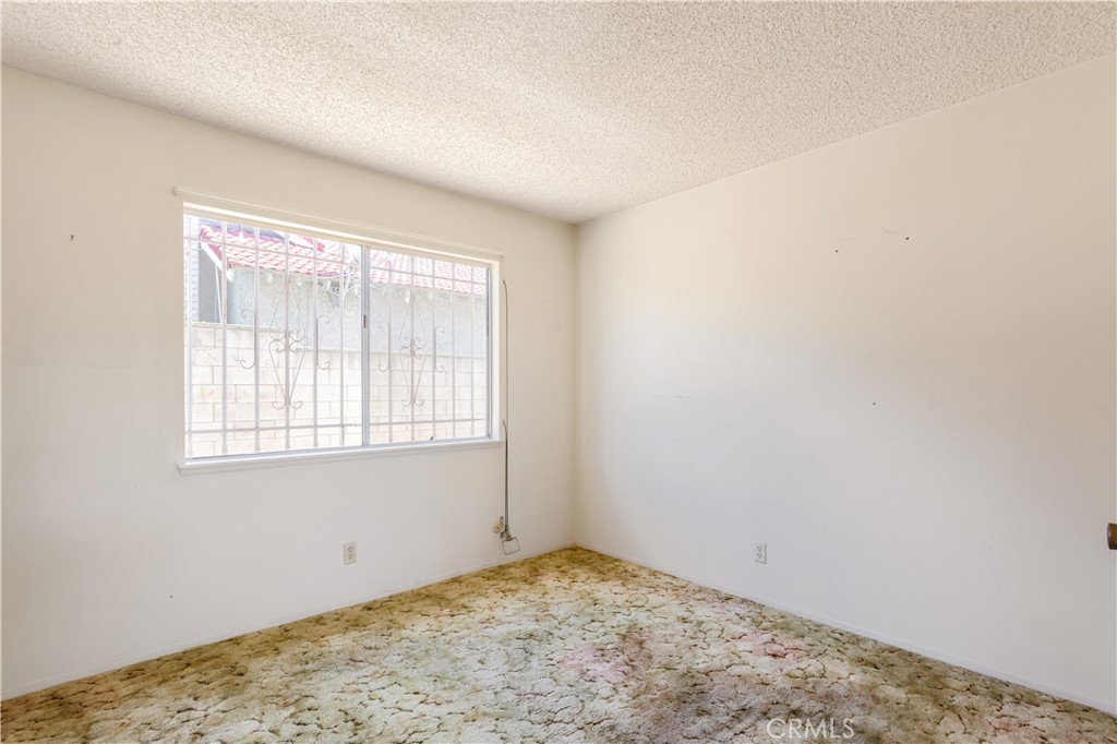 10333 Comanche Avenue Riverside, CA 92503 - Photo 17 of 42 Main Level Bedroom