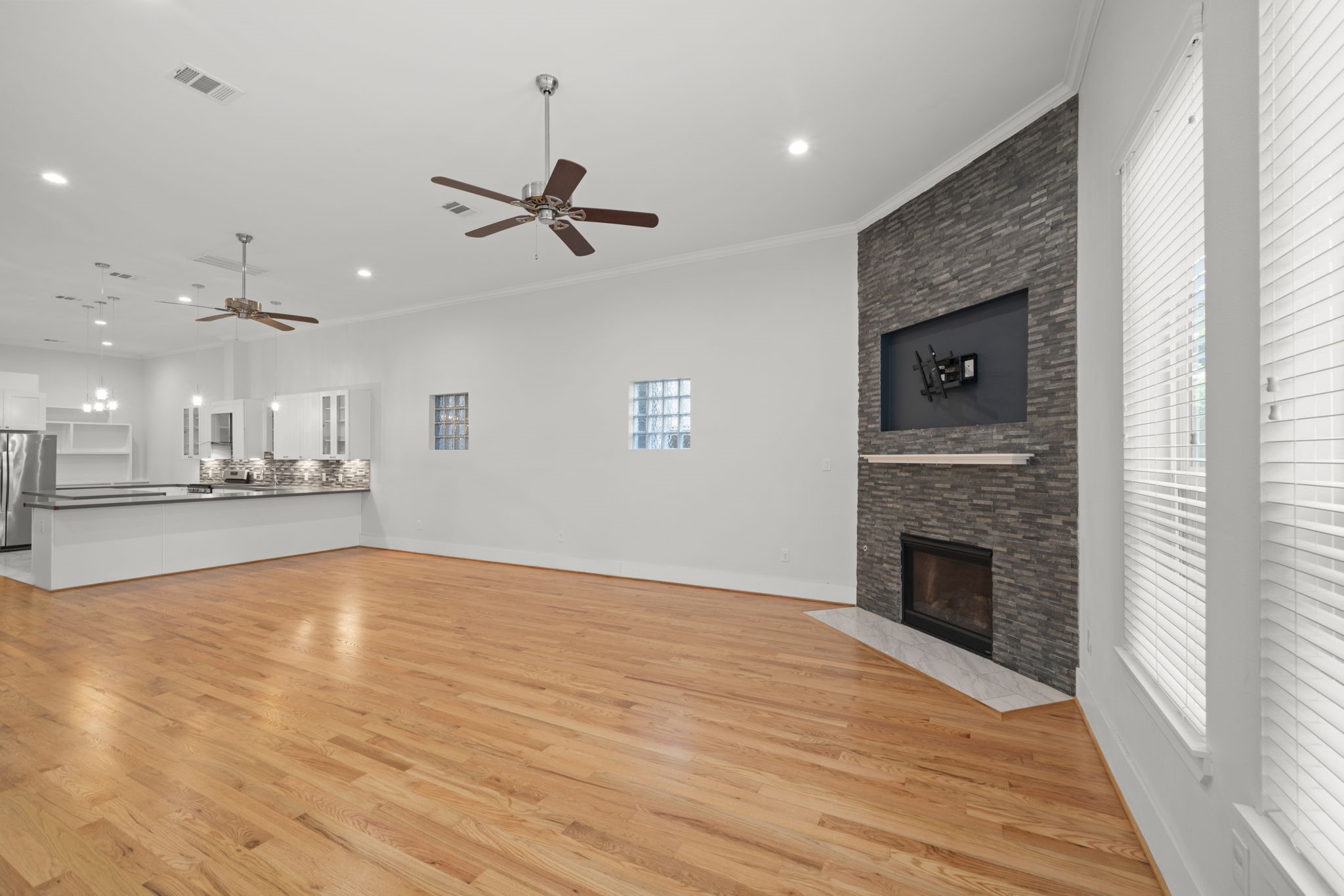 206 Burr Street, Unit A Houston, TX 77011 - Photo 19 of 46